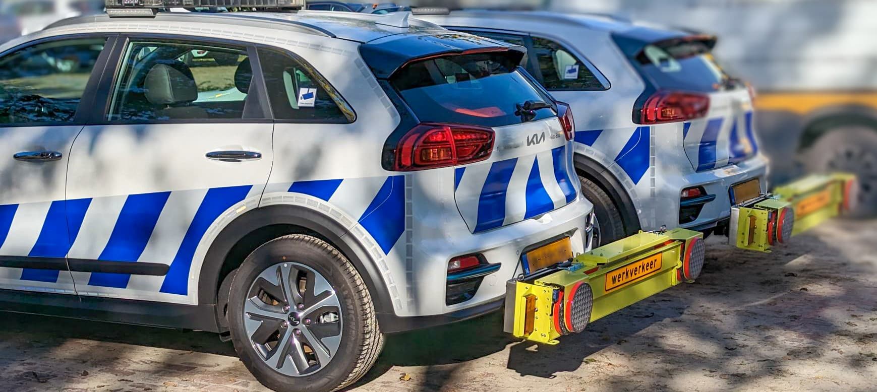 BTC RollSign gemonteerd op Rijkswaterstaat-voertuigen, ingeklapt in compacte stand